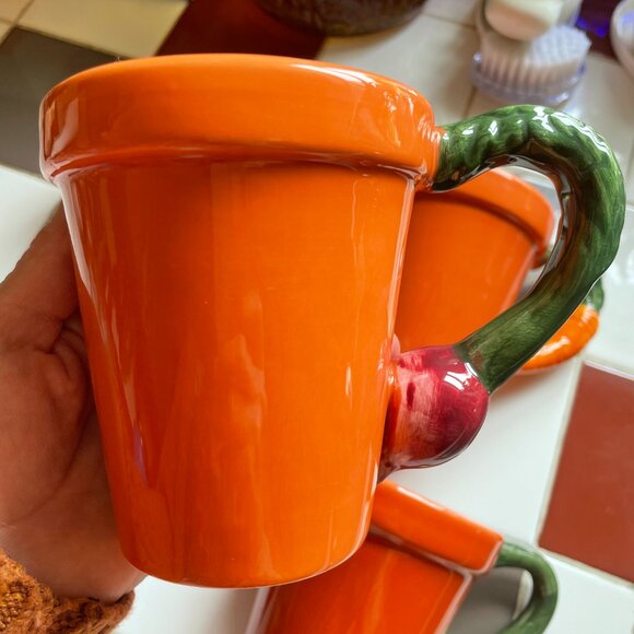 Terracotta pot-style coffee/tea mugs with vegetable handles - Picture 2 of 11